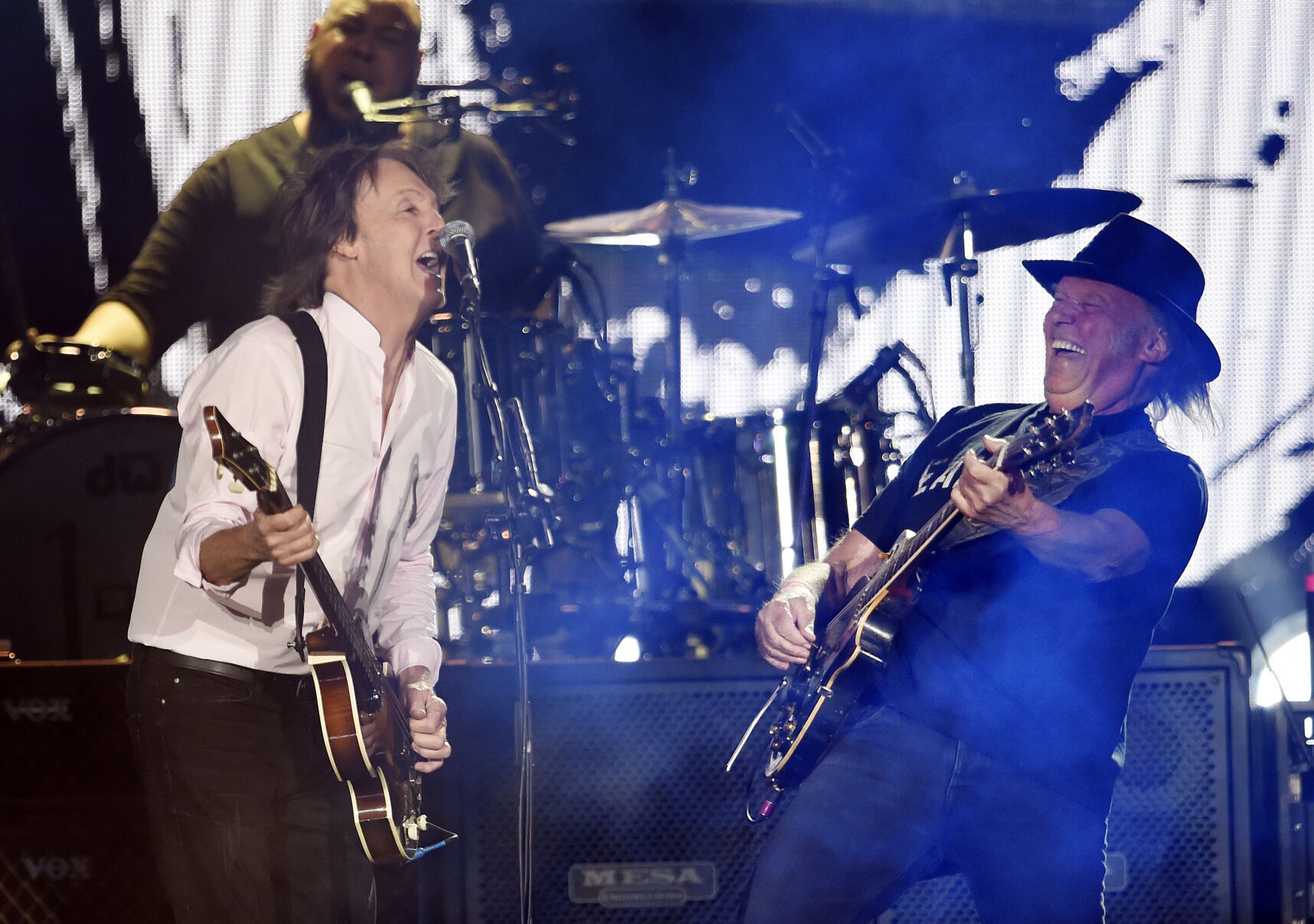 Paul McCartney, Neil Young